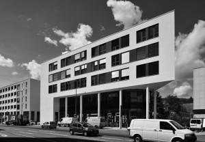 Neubau Seniorenwohnanlage und Ärztehaus mit Sparkasse am Siegbogen in ...